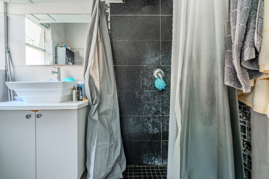 1 Bedroom Property for Sale in Three Anchor Bay Western Cape